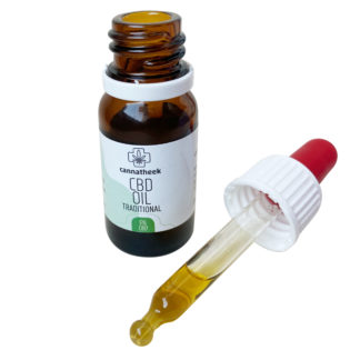 CBD-Öl 5% 10ml Pipettenfläschchen offen